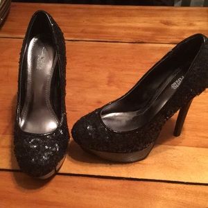 Black sequined 5in heel